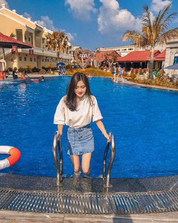 Bể bơi ở Đoàn Gia Resort Quảng Bình 