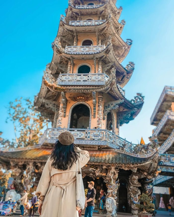 Linh Phuoc Pagoda is a beautiful temple in the Central Highlands