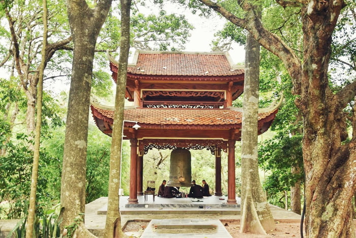 Tu Hieu Pagoda Hue - Big Bell