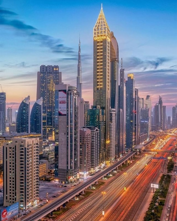 Khách sạn cao nhất thế giới ở Dubai