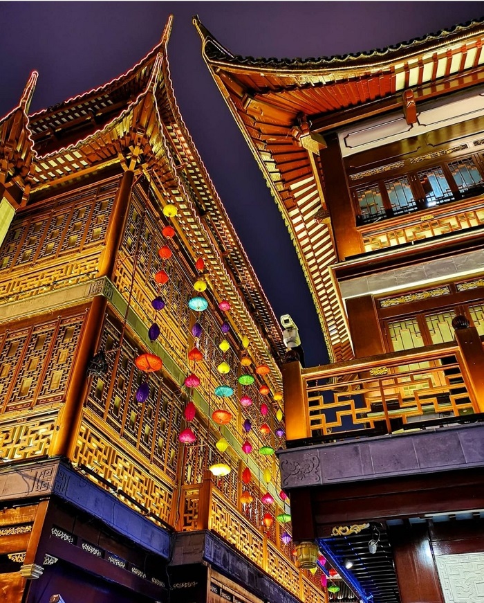 Phố cổ Thượng Hải có rất nhiều nơi mua sắm - 