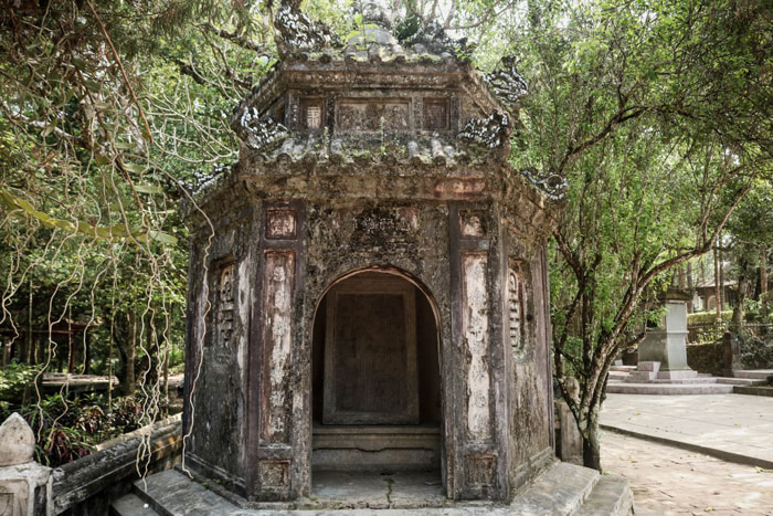 Tu Hieu Hue Pagoda - Stone Stele