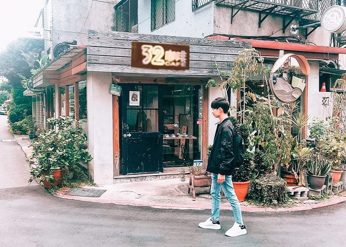 ngõ nhỏ - vị trí của tiệm cà phê xuyên không Đài Loan 