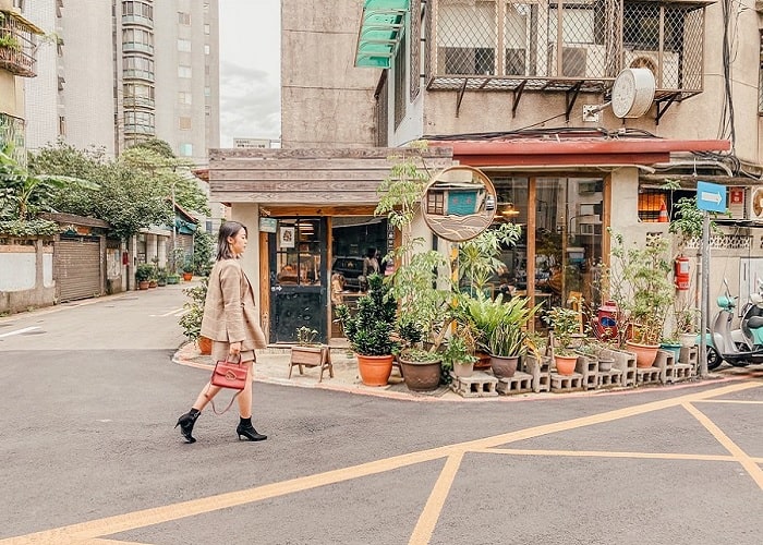không gian xanh - điểm nổi bật của tiệm cà phê xuyên không Đài Loan 