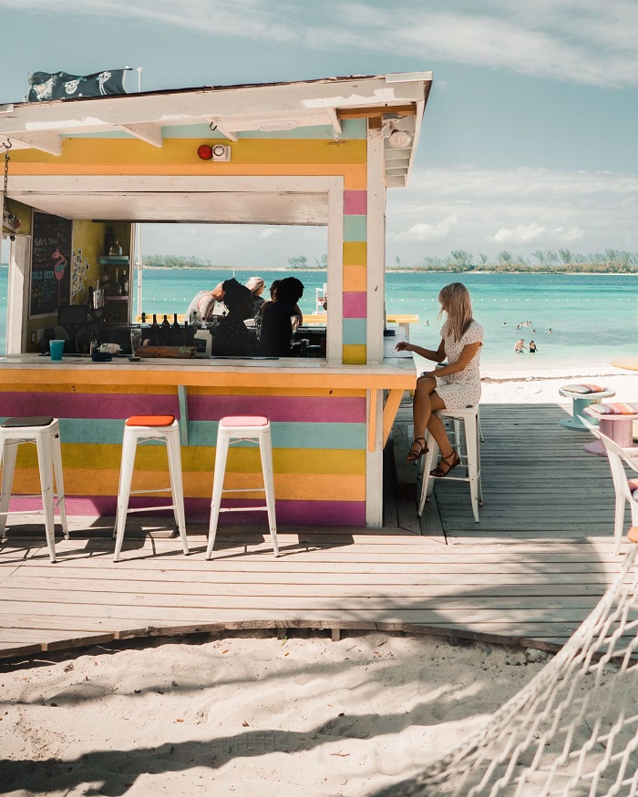 Thư giãn trên bãi biển ở Bahamas - Du lịch Bahamas