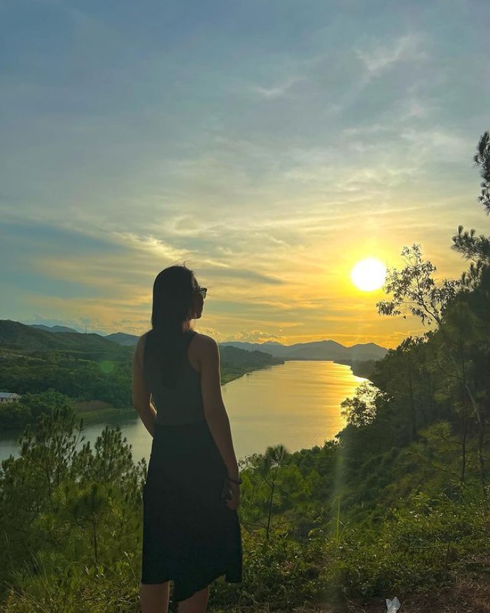 Places to watch the sunset in Hue