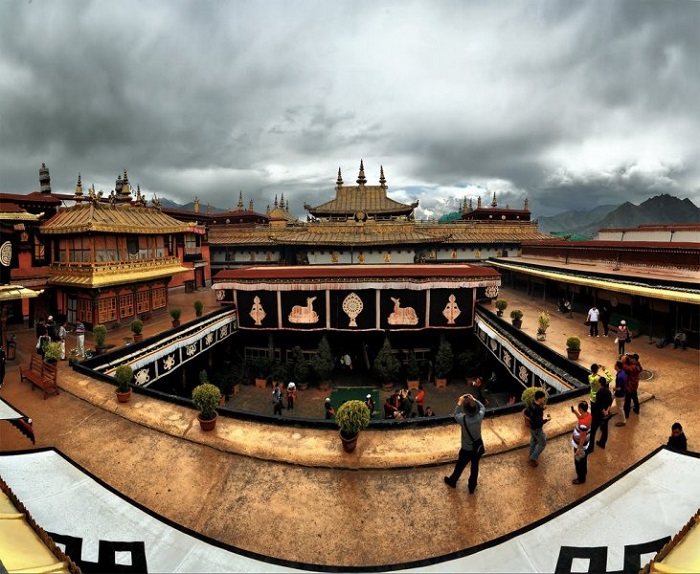 Những điểm tham quan ấn tượng ở Tây Tạng Trung Quốc ngoài hồ Kim Sắc