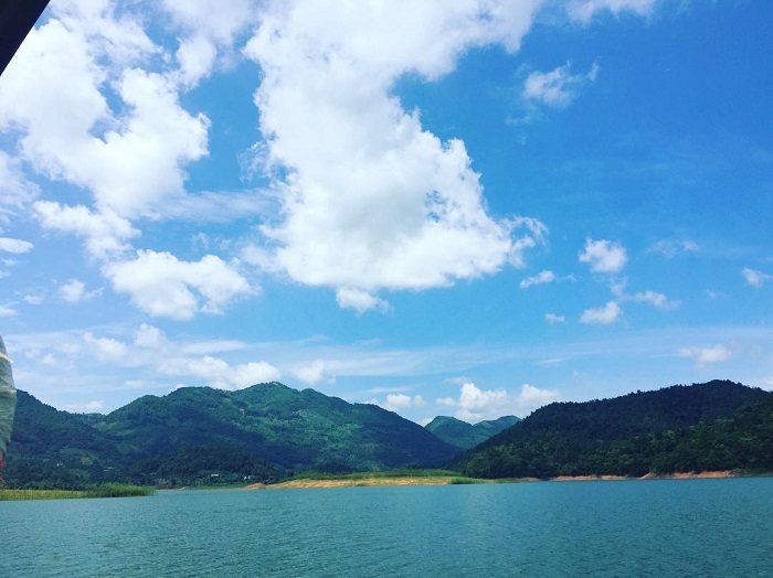 Bac Giang Cam Son Lake tourist area
