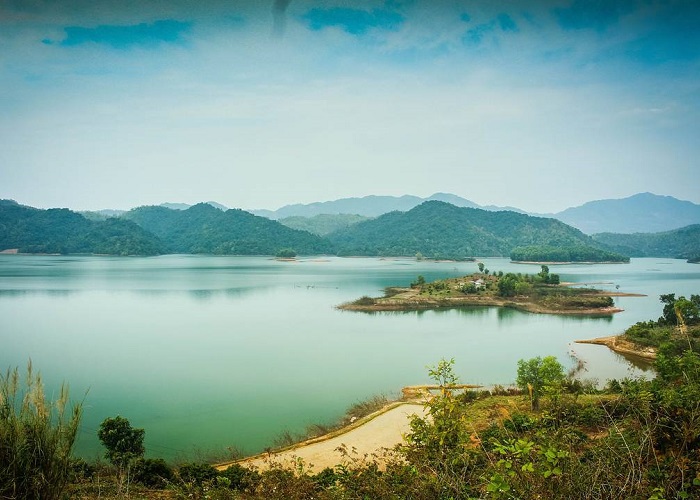 The beauty of Cam Son Lake tourist area in Bac Giang