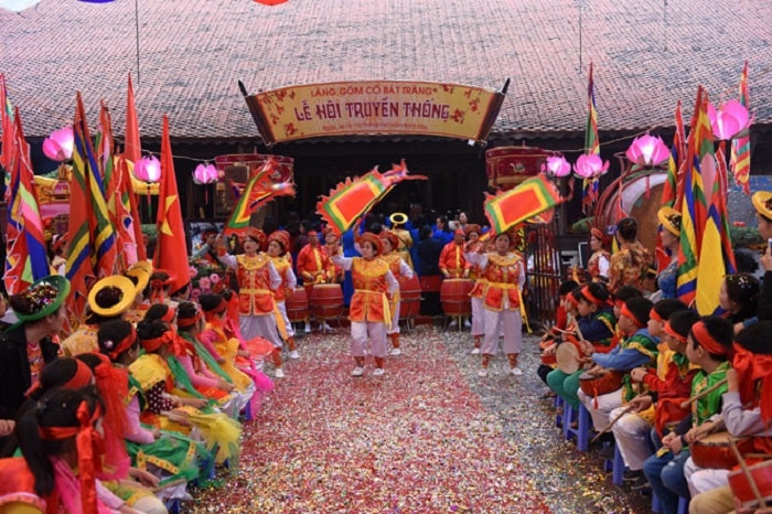 Traditional festival in Hanoi - Bat Trang village festival