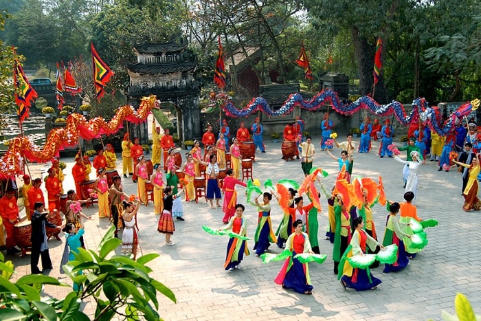 Traditional festival in Hanoi - Thay pagoda festival