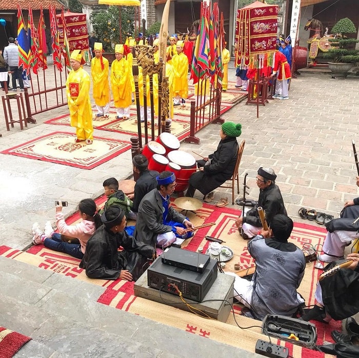 Traditional festival in Hanoi - Co Loa temple