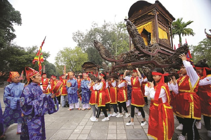 Traditional festival in Hanoi - Hai Ba Trung temple festival