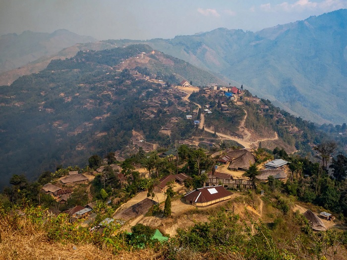 Ngôi làng Longwa - trải nghiệm du lịch Đông Bắc Ấn Độ