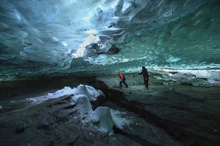 Hang động Mendenhall Glacier, Mỹ - hang động đẹp nhất thế giới