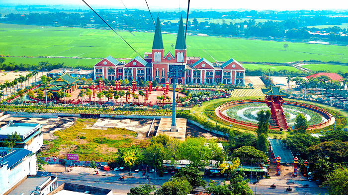 Sam mountain cable car tourist area is located about 6 km from the center of Chau Doc city