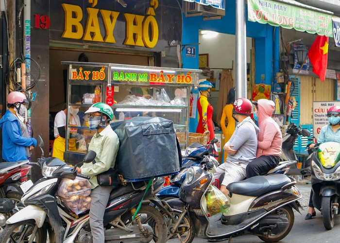 Những quán bánh mì ngon ở Sài Gòn - Bánh mì Bảy Hổ