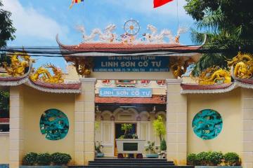 Vãn cảnh Linh Sơn Cổ Tự - ngôi chùa nổi tiếng ở Vũng Tàu thu hút du khách
