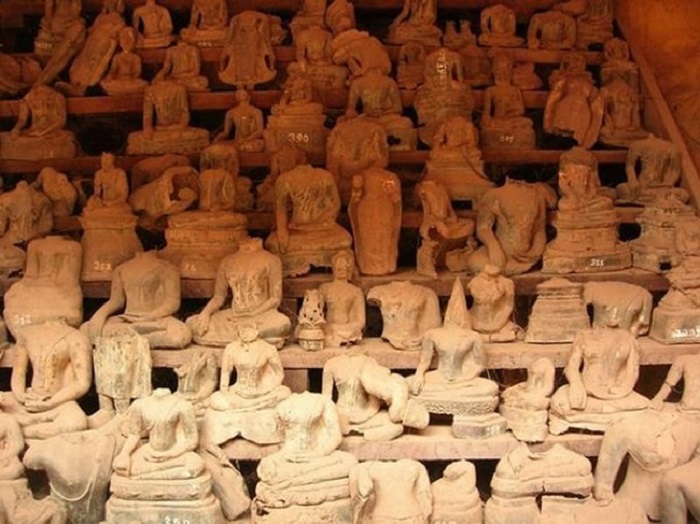 Ý nghĩa những bức tượng không đầu ở Đền Wat Si Saket