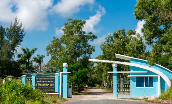 Vườn Chim Bạc Liêu nằm khá gần thành phố Bạc Liêu