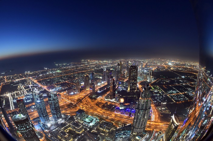 Tầm nhìn từ tòa tháp cao nhất Dubai Burj Khalifa - hoạt động du lịch về đêm ở Dubai
