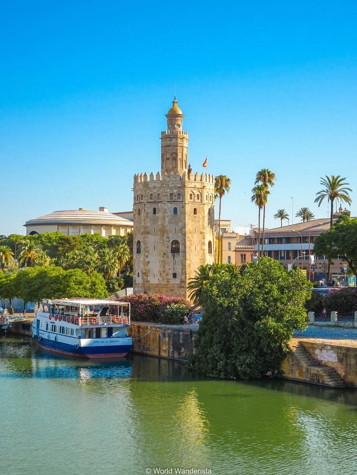 Tháp Torre do Oro - địa điểm du lịch Seville