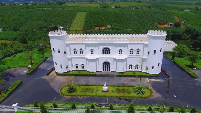 Cận cảnh Bạch Dinh Bảo Lộc Cận cảnh Bạch Dinh Bảo Lộc