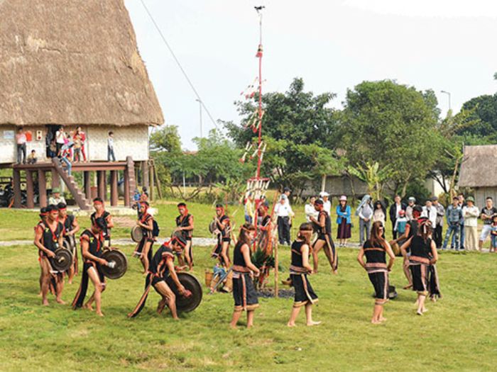  lễ hội người Ba Na ở Kon Tum cầu an 