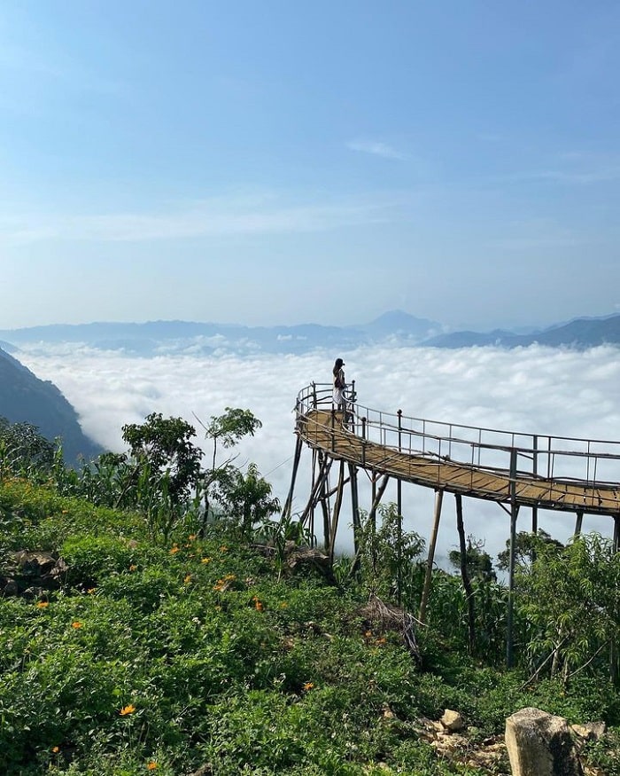 what to play in Mai Chau - "hunting" clouds