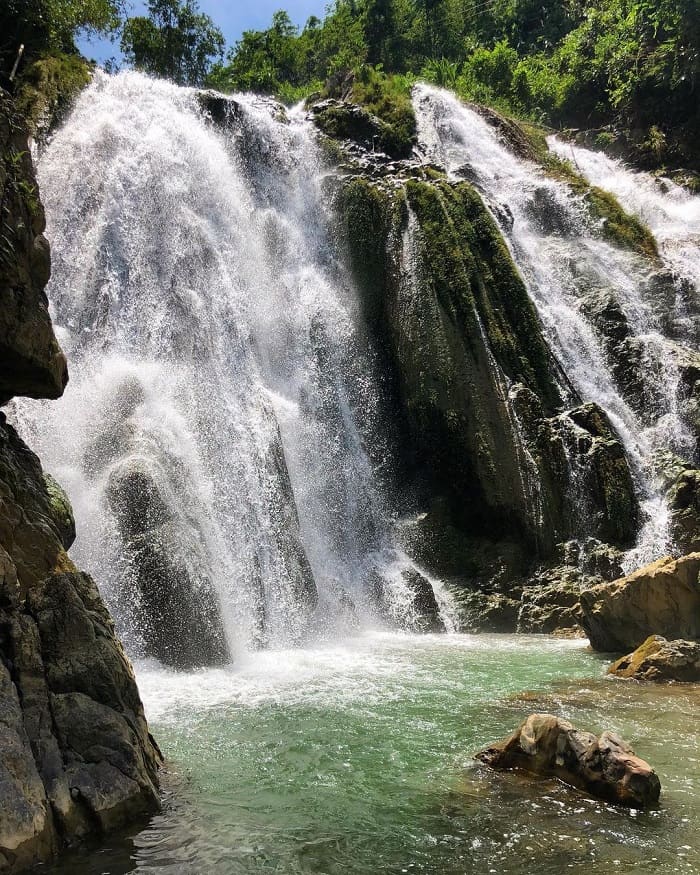what to do in Mai Chau - go to Go Lao waterfall