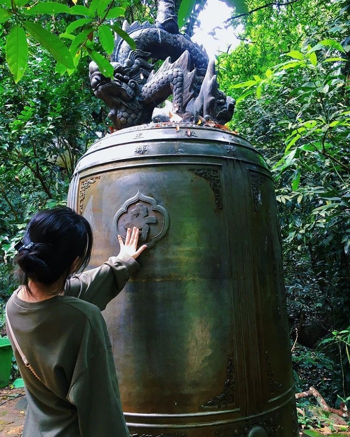 chùa Lôi Âm Quảng Ninh - chuông đồng