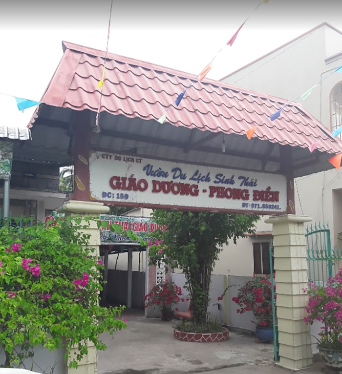 Vườn du lịch sinh thái Giáo Dương - Cổng vào vườn