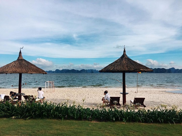 Reu Island in Quang Ninh - relax