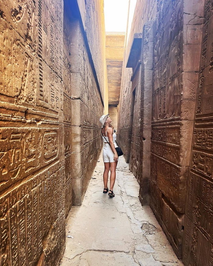 Check in ở đền Edfu Ai Cập