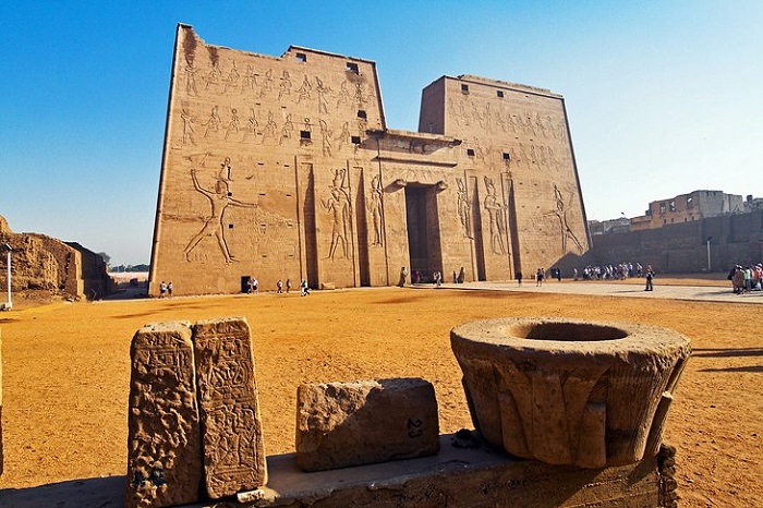 Cánh cổng của đền Edfu Ai Cập