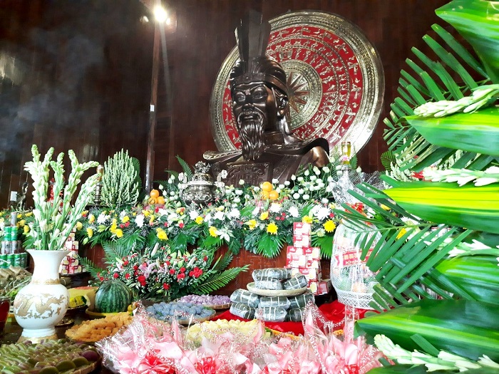 Đền thờ Vua Hùng ở Cà Mau thu hút du khách tham quan