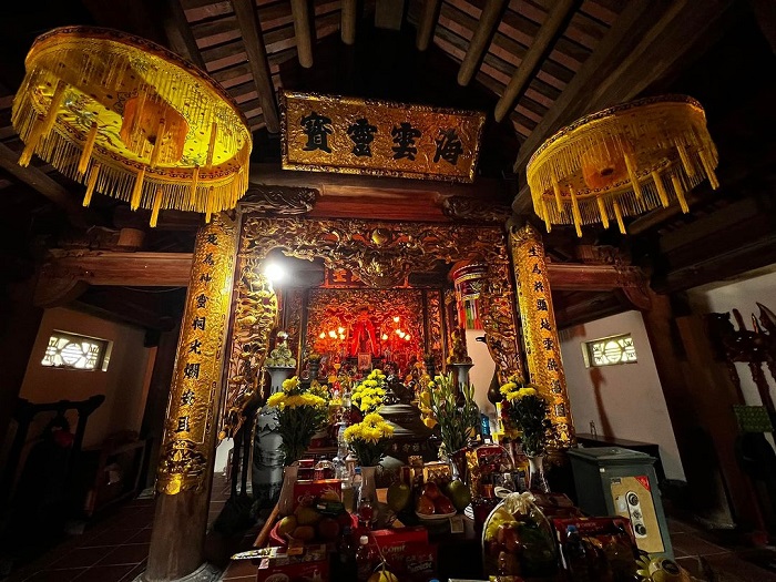 Van Don tourist attraction - Temple of Tran Khanh Du
