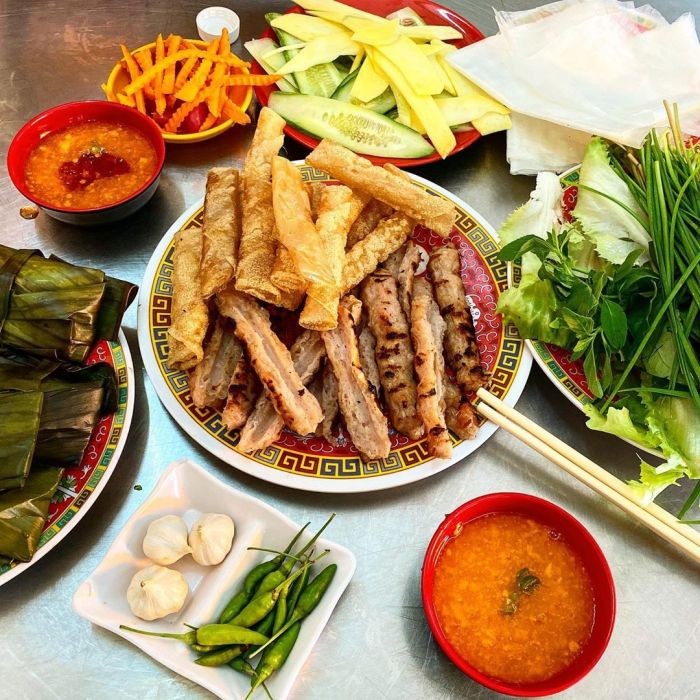 Nha Trang travel in July to eat grilled spring rolls