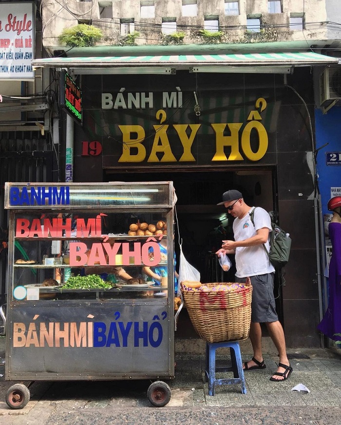 Cheap Saigon food tour - Bay Ho bread