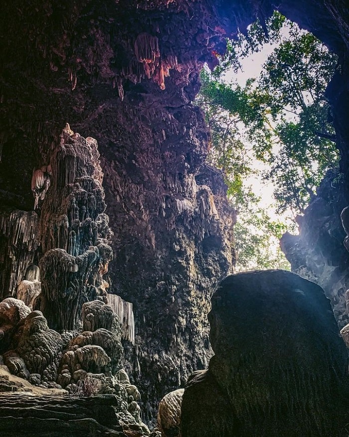 Caves in Hoa Binh - Chieu Cave