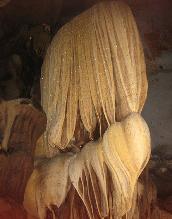 Caves in Hoa Binh - Khu Thuong Cave
