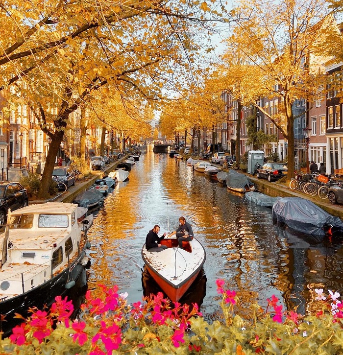 Kênh đào Amsterdam là kênh đào nổi tiếng thế giới sở hữu nét đẹp lãng mạn