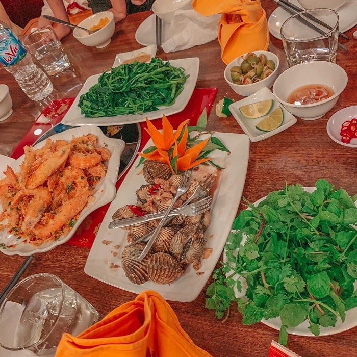 Delicious seafood restaurant in Bai Chay - Golden Crab restaurant