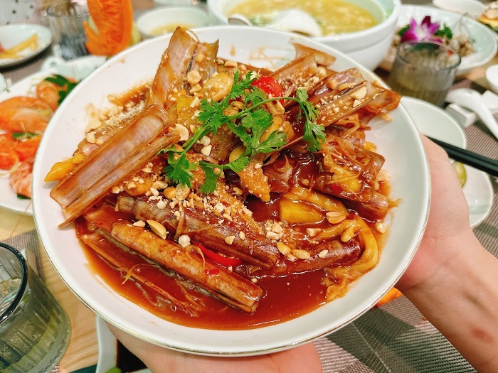 Delicious seafood restaurant in Bai Chay - Golden Ocean 9999