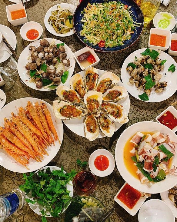 Delicious seafood restaurant in Bai Chay - Hong Hanh 3 restaurant