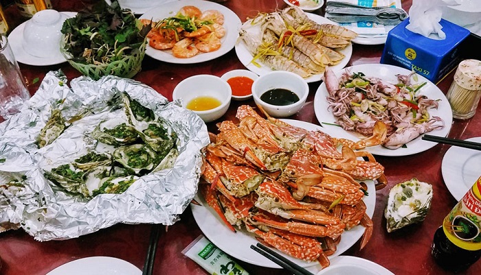 Delicious seafood restaurant in Bai Chay - Linh Dan restaurant