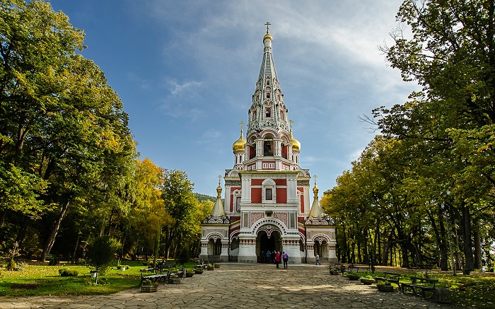 Tham quan nhà thờ Alexander Nevsk khi đến đèo Shipka Bulgaria