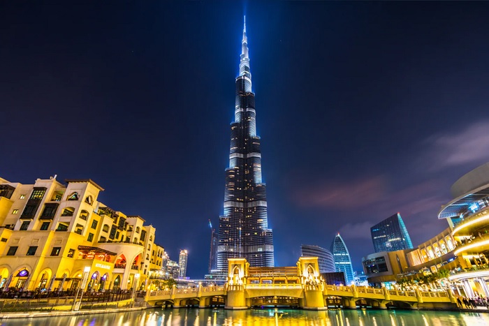 Tòa tháp cao nhất Dubai Burj Khalifa - hoạt động du lịch về đêm ở Dubai