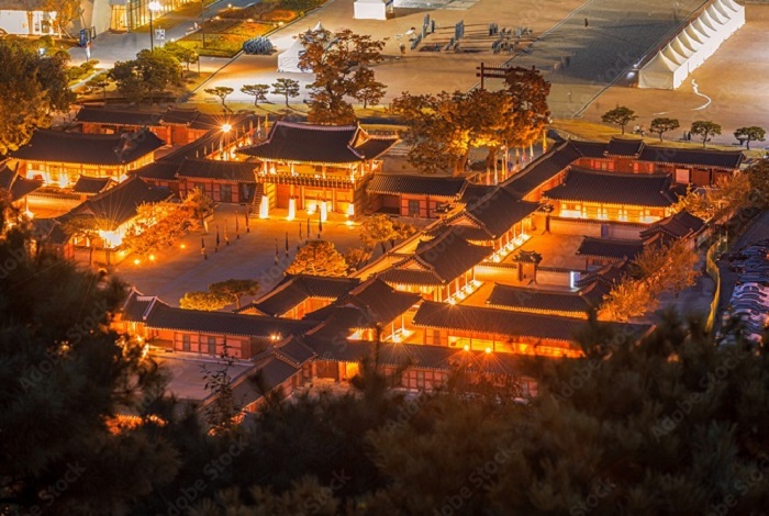 Vẻ đẹp lung linh của cung điện Hwaseong Haenggung Hàn Quốc ban đêm