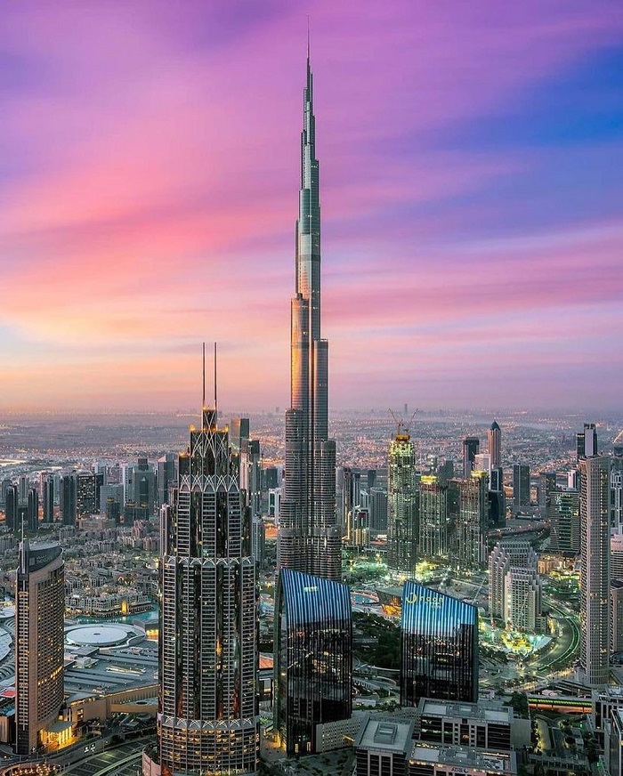 Burj Khalifa là tòa nhà cao nhất thế giới hiện nay nằm ở Dubai